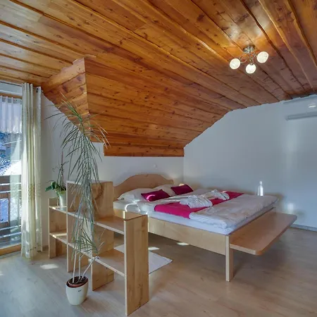 Pool & Wellness Sunshine - Happy *