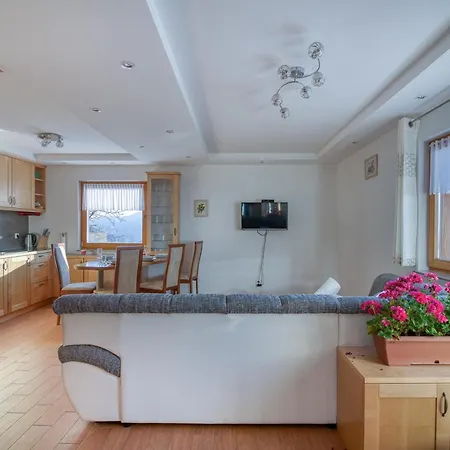 Pool & Wellness Sunshine - Happy