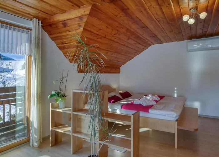 Pool & Wellness Sunshine - Happy *